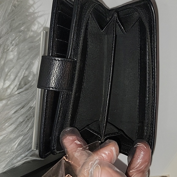 Chanel Camilla Flower Embossed Wallet - Picture 10 of 11